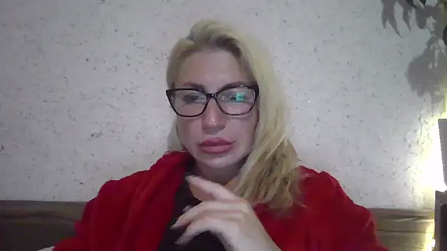 Snapshot of fox_red_lady7 chatting on 10/05/25, 07:12 fox red lady7 online show from 10/05/25, 07:12