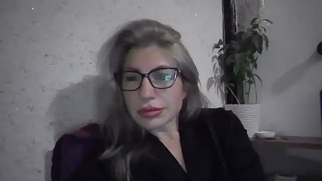 fox red lady7 online show from 11/12/25, 08:30