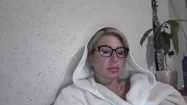 Snapshot of fox_red_lady7 chatting on 05/02/26, 08:36 fox red lady7 online show from 05/02/26, 08:36