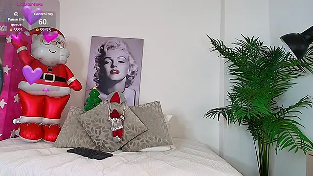 LUNAA    online show from 12/15/25, 03:55