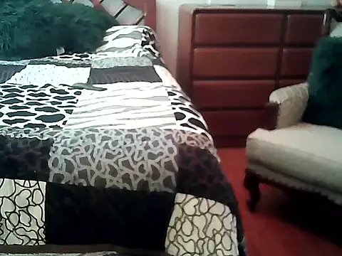 FallsForHerSmile online show from 11/24/25, 04:18