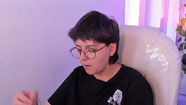 Nathaly ds online show from 04/18/26, 07:18