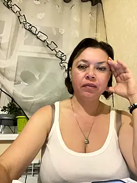 Snapshot of Kiravix chatting on 10/02/25, 05:42 Kiravix online show from 10/02/25, 05:42
