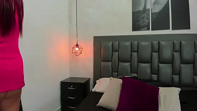 dakota roussee online show from 11/13/25, 12:15