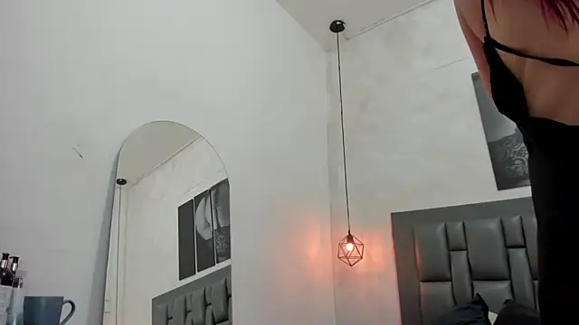 dakota roussee online show from 12/15/25, 12:53