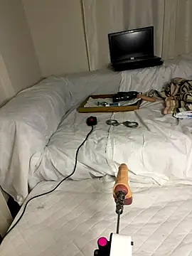 Ozge-SluttyScream69 online show from 11/26/25, 09:49