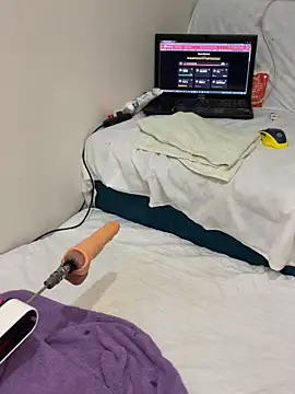 Ozge-SluttyScream69 online show from 04/04/26, 08:17