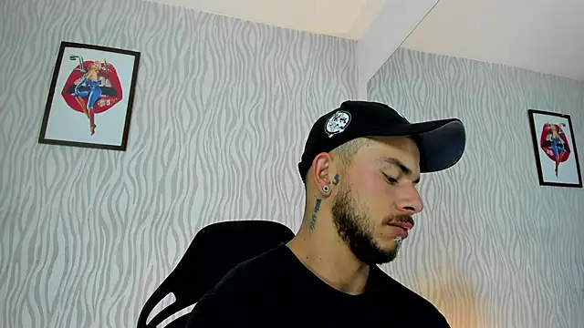 Snapshot of dylan_jacobx chatting on 11/06/25, 03:29 dylan jacobx online show from 11/06/25, 03:29