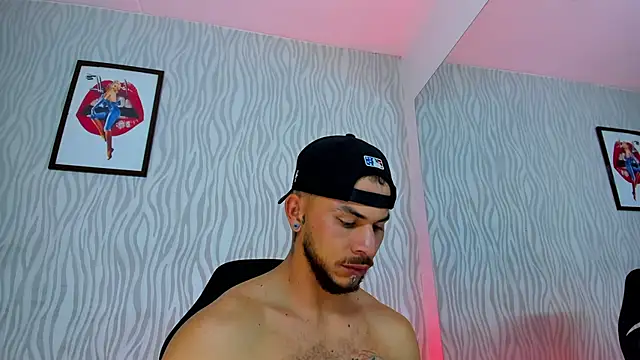 Snapshot of dylan_jacobx chatting on 11/12/25, 03:18 dylan jacobx online show from 11/12/25, 03:18