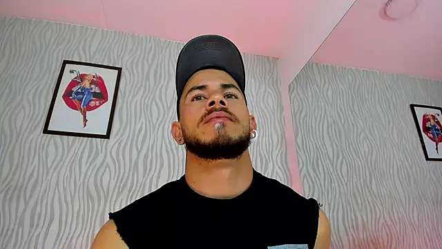 Snapshot of dylan_jacobx chatting on 11/18/25, 03:23 dylan jacobx online show from 11/18/25, 03:23