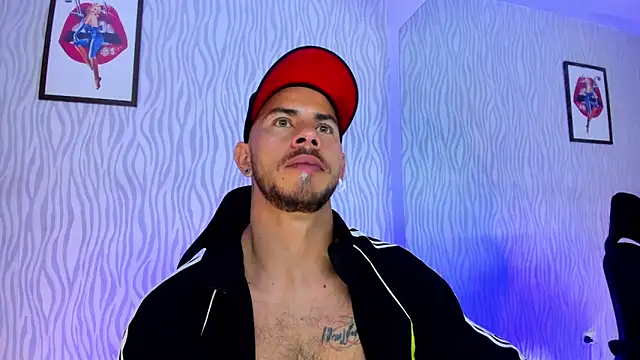 Snapshot of dylan_jacobx chatting on 11/22/25, 04:22 dylan jacobx online show from 11/22/25, 04:22