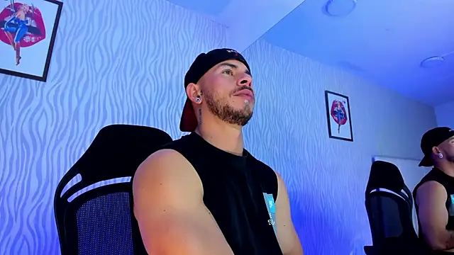 Snapshot of dylan_jacobx chatting on 11/23/25, 02:00 dylan jacobx online show from 11/23/25, 02:00