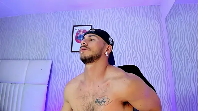 Snapshot of dylan_jacobx chatting on 12/01/25, 03:44 dylan jacobx online show from 12/01/25, 03:44