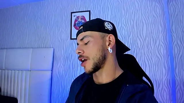 Snapshot of dylan_jacobx chatting on 12/03/25, 03:47 dylan jacobx online show from 12/03/25, 03:47