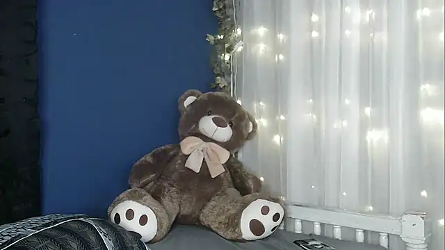 lishainparis18 online show from 03/06/26, 12:01