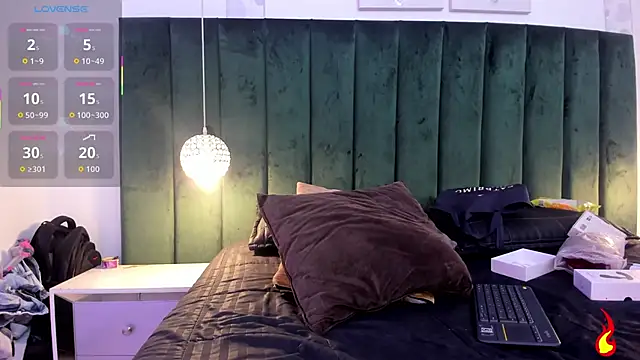 Snapshot of PaulinaGame chatting on 11/08/25, 07:12 PaulinaGame online show from 11/08/25, 07:12