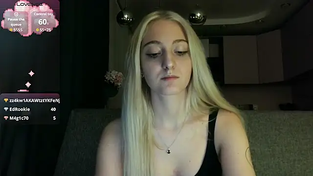 white liillyy online show from 09/18/25, 11:18