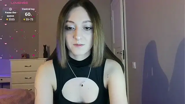 Snapshot of white_liillyy chatting on 06/19/26, 08:56 white liillyy online show from 06/19/26, 08:56