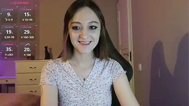 Snapshot of white_liillyy chatting on 06/20/26, 09:17 white liillyy online show from 06/20/26, 09:17
