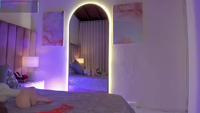 Mia mtnz02 online show from 12/14/25, 03:45