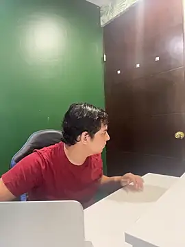 Snapshot of Thiagoforyou chatting on 11/17/25, 04:13 Thiagoforyou online show from 11/17/25, 04:13