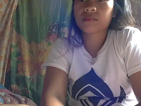 Snapshot of precious_lyn chatting on 10/17/25, 03:42 precious lyn online show from 10/17/25, 03:42