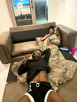 Snapshot of AllDayBbC chatting on 09/26/25, 04:55 AllDayBbC online show from 09/26/25, 04:55