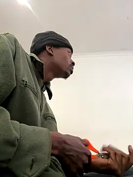 Snapshot of AllDayBbC chatting on 11/11/25, 09:42 AllDayBbC online show from 11/11/25, 09:42