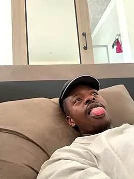 Snapshot of AllDayBbC chatting on 11/23/25, 12:27 AllDayBbC online show from 11/23/25, 12:27