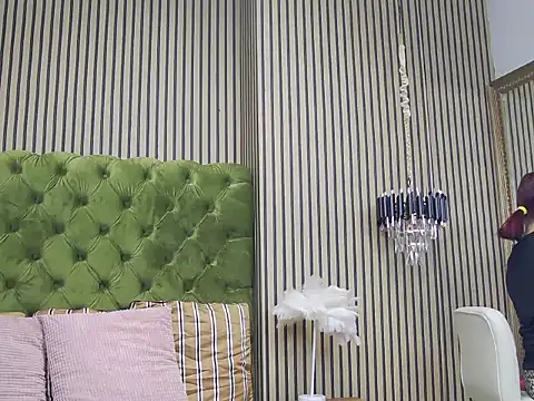 Snapshot of LunaHart chatting on 11/11/25, 07:14 LunaHart online show from 11/11/25, 07:14