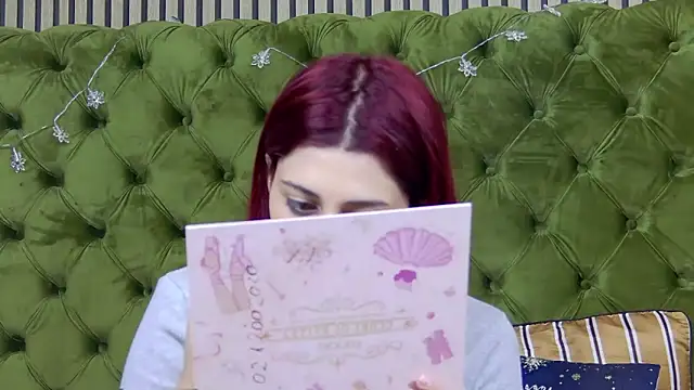 Snapshot of LunaHart chatting on 12/18/25, 04:13 LunaHart online show from 12/18/25, 04:13