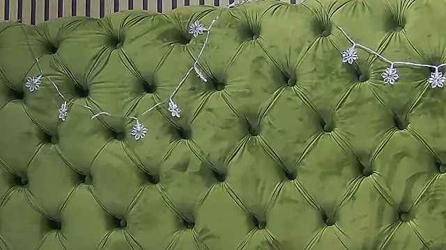 Snapshot of LunaHart chatting on 01/15/26, 01:48 LunaHart online show from 01/15/26, 01:48