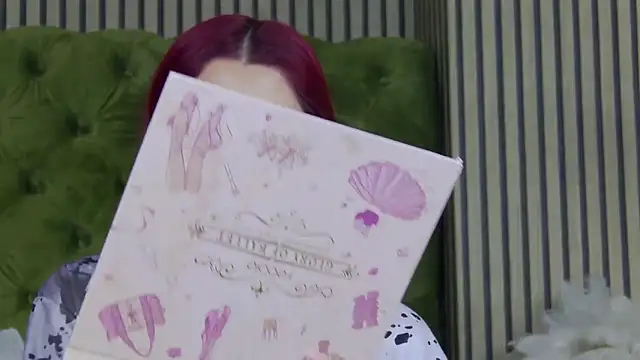 Snapshot of LunaHart chatting on 02/01/26, 12:37 LunaHart online show from 02/01/26, 12:37