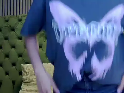 Snapshot of LunaHart chatting on 02/17/26, 07:27 LunaHart online show from 02/17/26, 07:27