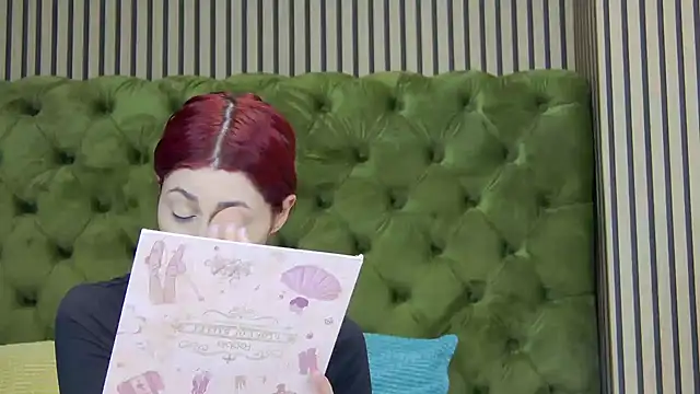 Snapshot of LunaHart chatting on 02/21/26, 09:54 LunaHart online show from 02/21/26, 09:54