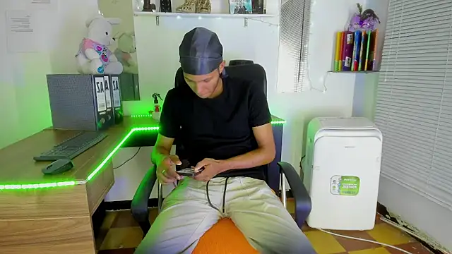 DEAMOL online show from 02/05/26, 01:05