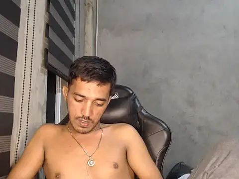 Snapshot of RowyCam chatting on 09/09/25, 03:00 RowyCam online show from 09/09/25, 03:00