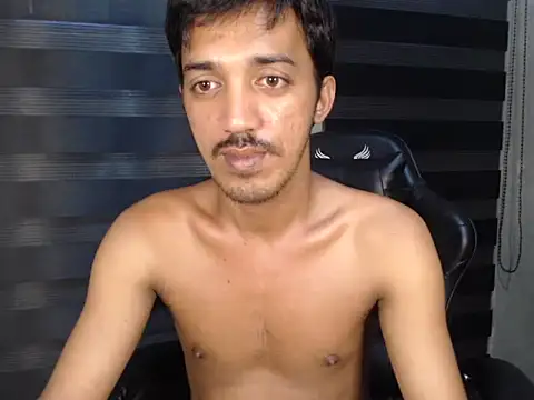 Snapshot of RowyCam chatting on 11/06/25, 11:48 RowyCam online show from 11/06/25, 11:48