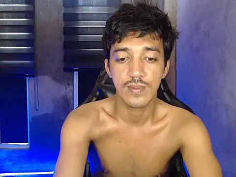 Snapshot of RowyCam chatting on 11/10/25, 04:22 RowyCam online show from 11/10/25, 04:22