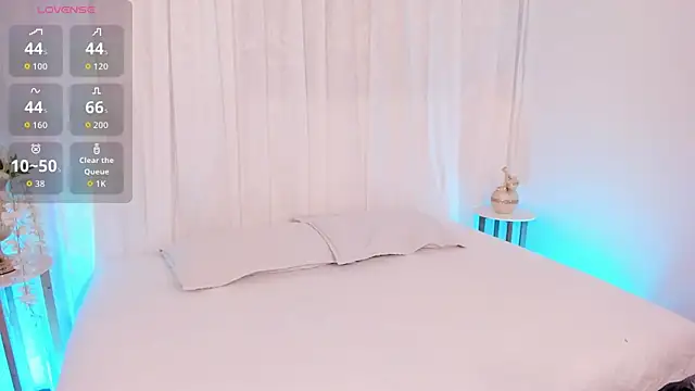 manyaa  online show from 04/23/26, 07:49