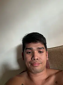 iampinoy19 online show from 04/05/26, 08:00