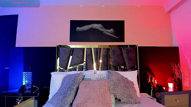 ScarletTorres online show from 11/18/25, 07:40