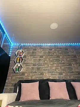 Melissa coll online show from 02/10/26, 04:27