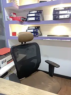 isabella horney  online show from 04/14/26, 01:06