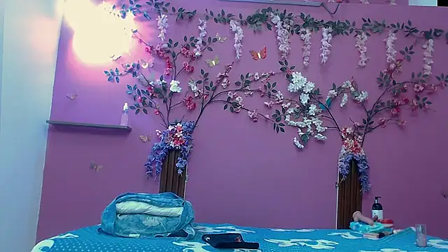 skinnybarbie022 online show from 09/26/25, 12:47