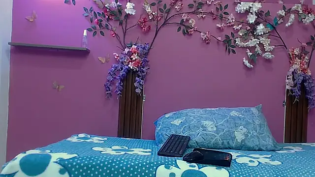 skinnybarbie022 online show from 10/30/25, 01:07