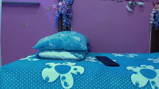 skinnybarbie022 online show from 01/06/26, 12:58