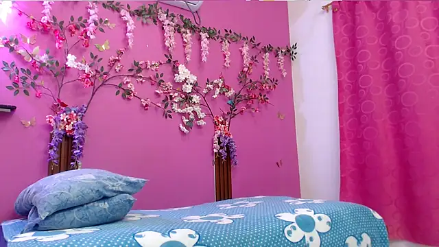 skinnybarbie022 online show from 02/26/26, 01:04