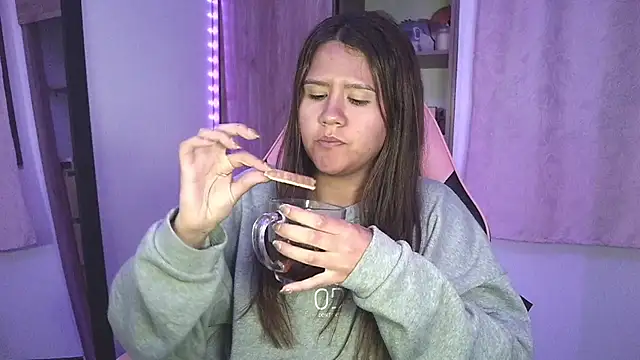 Oliviawatson1 online show from 10/12/25, 12:31