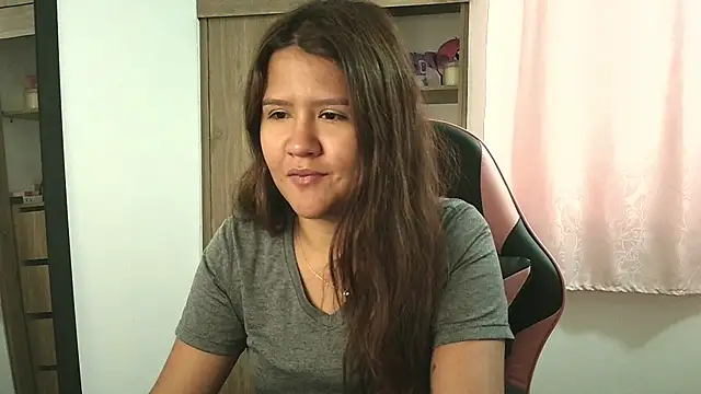 Oliviawatson1 online show from 10/13/25, 01:55